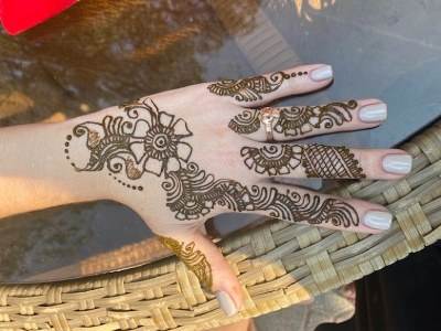 Henna Artist